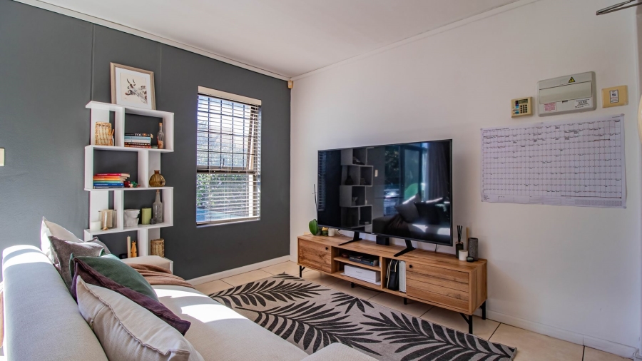 1 Bedroom Property for Sale in Wynberg Western Cape